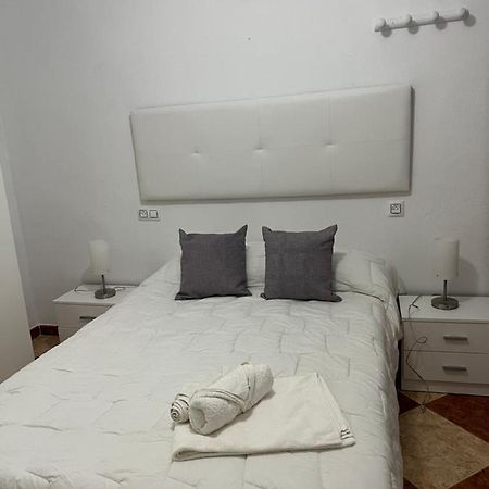 El Torreon 3 Apartman Lora del Río Kültér fotó