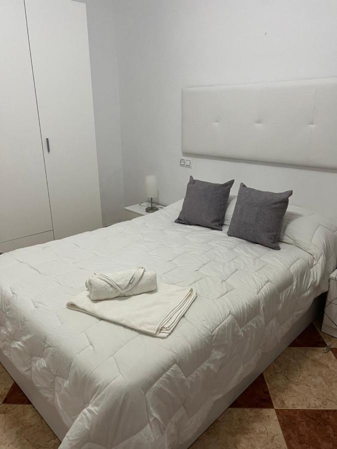 El Torreon 3 Apartman Lora del Río Kültér fotó